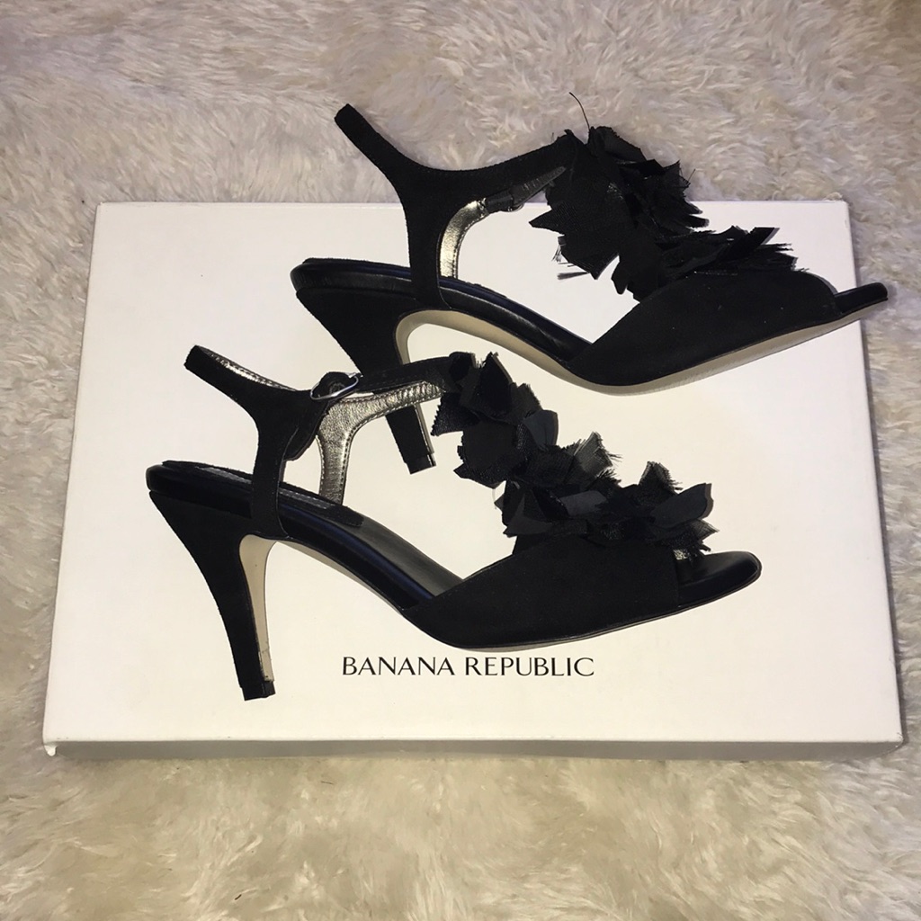 Nwt Suede And Ruffles Br Cocktail Heels